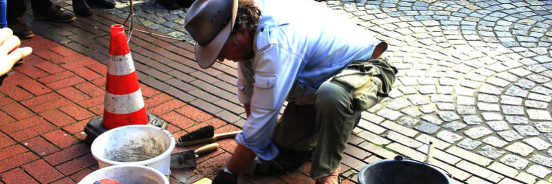 Verlegung von Stolpersteinen