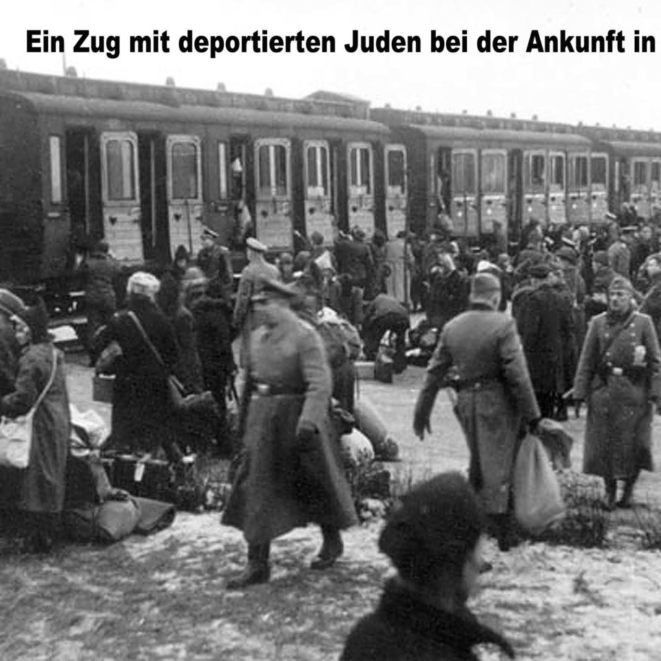 Zug mit deportierten Juden bei der Ankunft in Riga